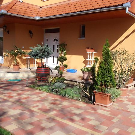 Gál Apartmanház Harkány Exterior foto