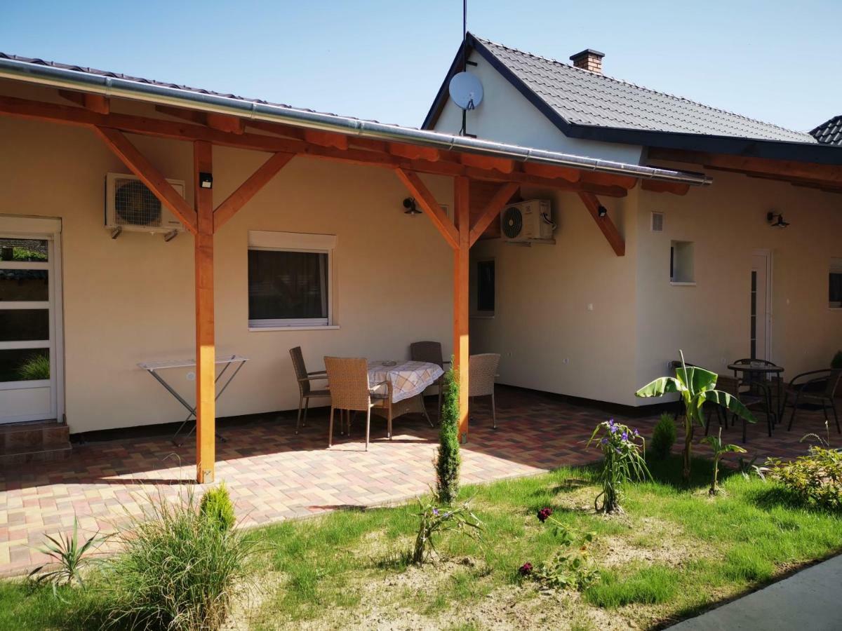 Gál Apartmanház Harkány Exterior foto